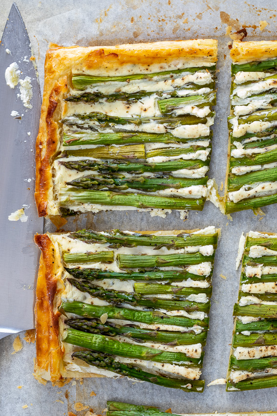 Cheesy puff pastry asparagus tart