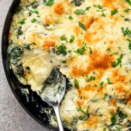 Creamy spinach baked ravioli