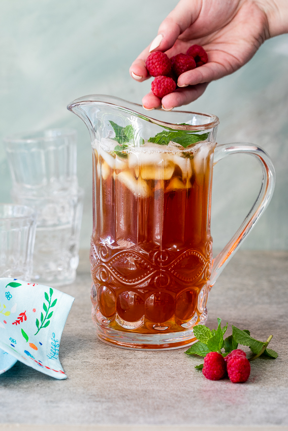 How to Make a Juicy, Fruity Iced Tea With Minimal Effort