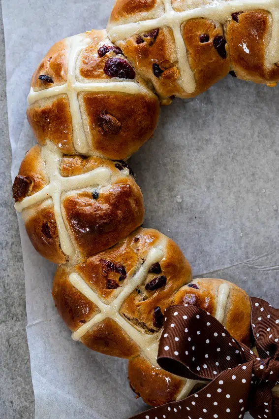 White chocolate cranberry hot cross bun wreath