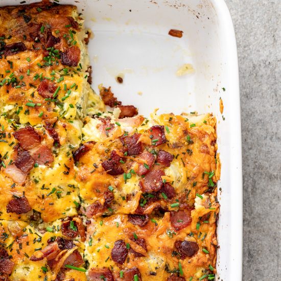 Cheesy bacon potato breakfast casserole - Simply Delicious
