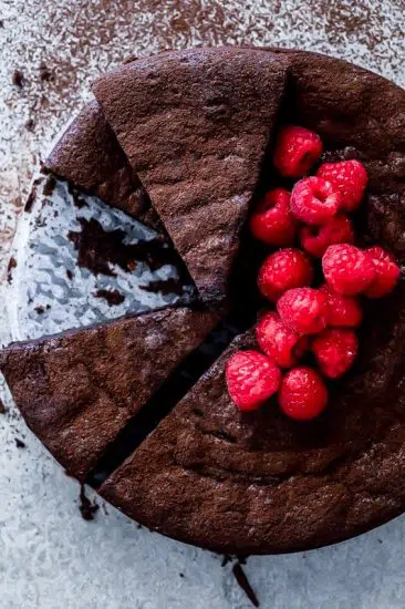 Flourless chocolate cake