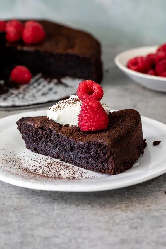 Flourless chocolate cake