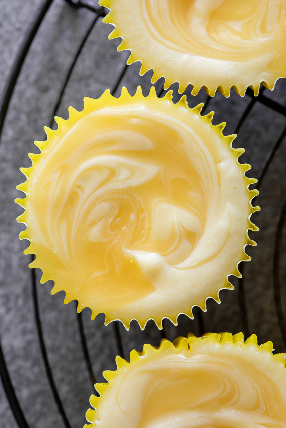 Mini lemon curd cheesecakes