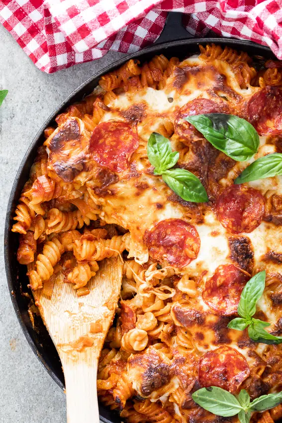 Pizza pasta bake