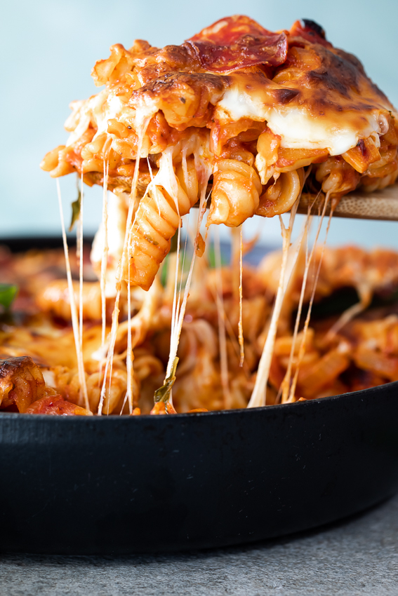 Pizza pasta bake - Simply Delicious