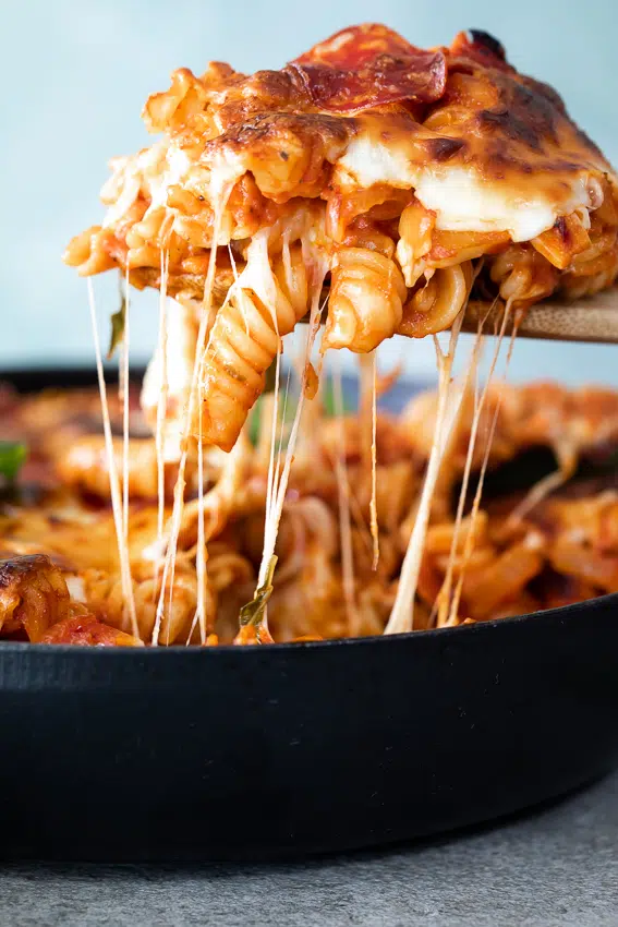 Pizza pasta bake