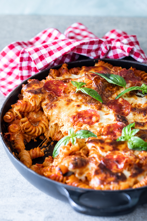 Pizza pasta bake - Simply Delicious