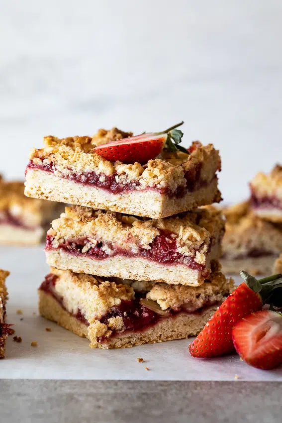 Coconut strawberry crumble bars