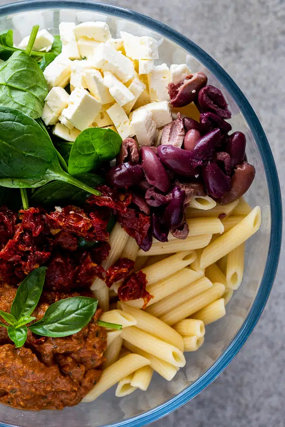 Sun-dried tomato pesto pasta salad