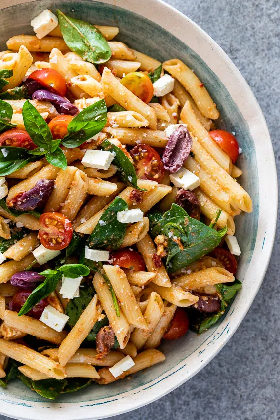 Sun-dried tomato pesto pasta salad