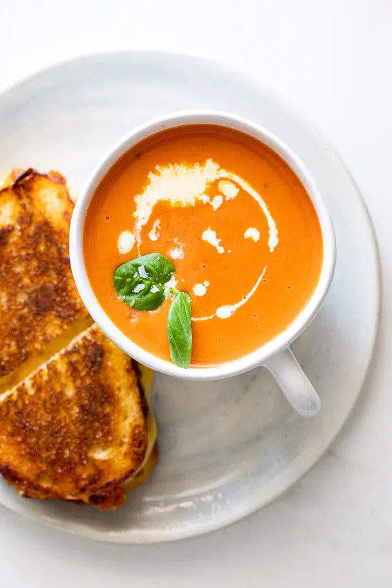 Easy tomato soup with grilled cheese