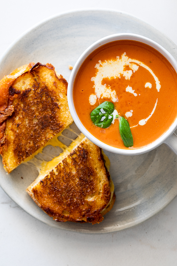 Easy tomato soup with grilled cheese