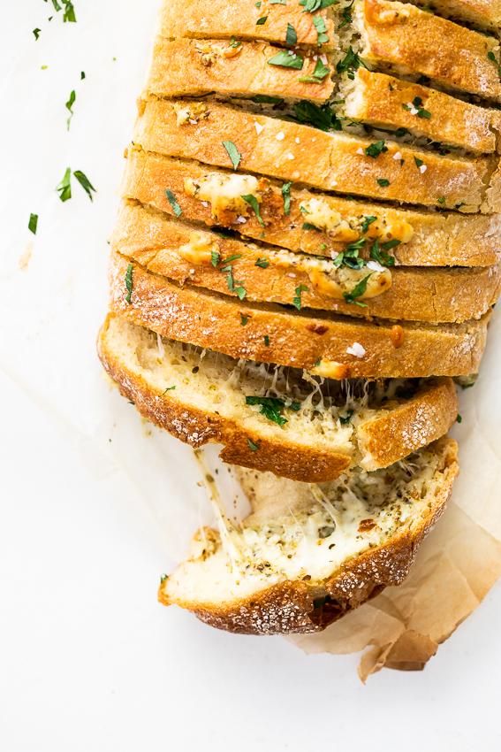 Cheesy pull apart garlic bread - Simply Delicious