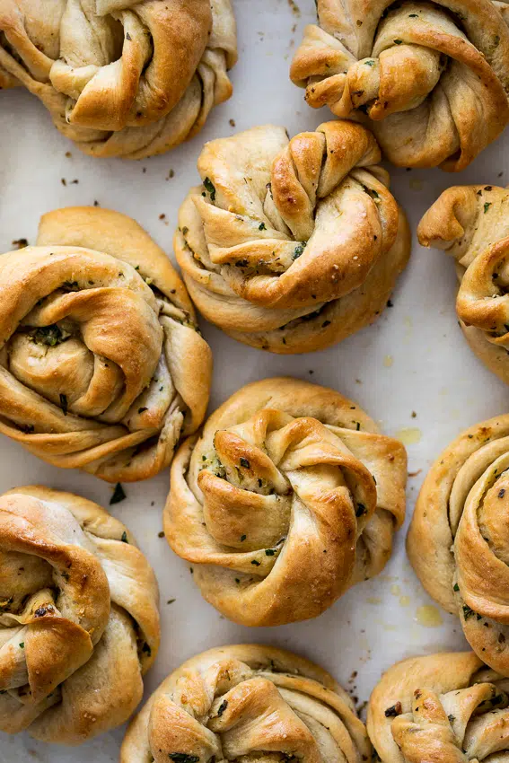 Swirly garlic rolls