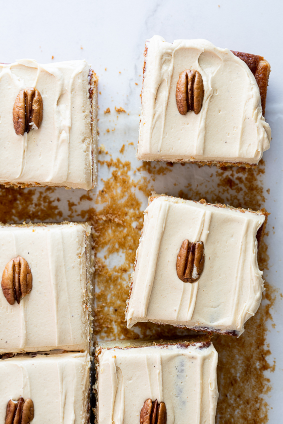 Banana cake with peanut butter frosting 