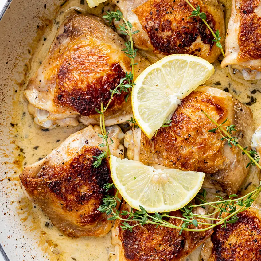 Baked chicken with white wine, garlic and herbs.