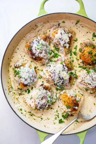 Chicken thighs in creamy garlic Parmesan sauce