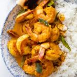 Shrimp curry with naan