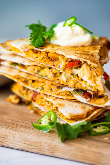 Spicy chicken quesadillas with peppers.