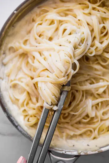 Alfredo sauce with pasta.
