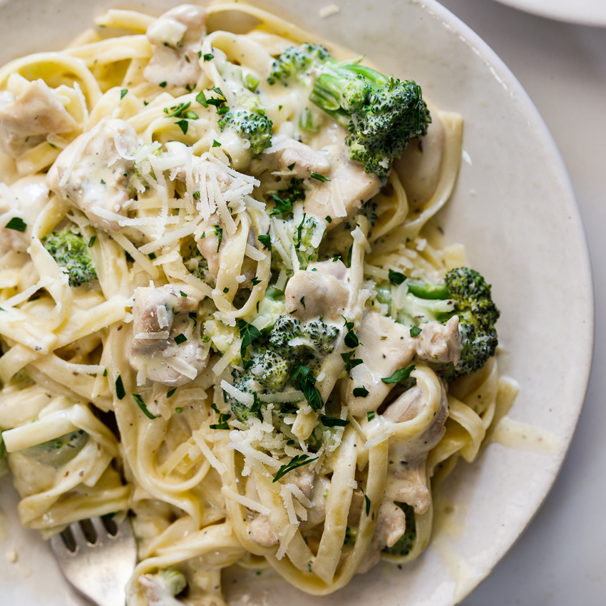 Creamy broccoli chicken pasta image