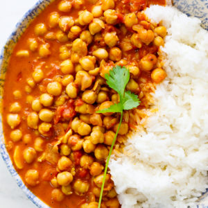 Easy creamy chickpea curry