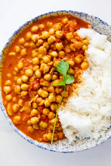 Easy Creamy Tomato Chickpea Curry with rice.