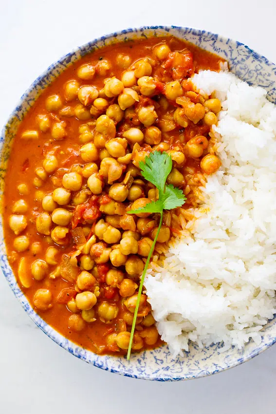 Easy Creamy Tomato Chickpea Curry with rice.