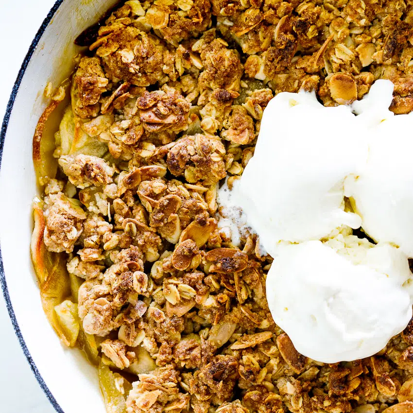 Easy almond apple crumble