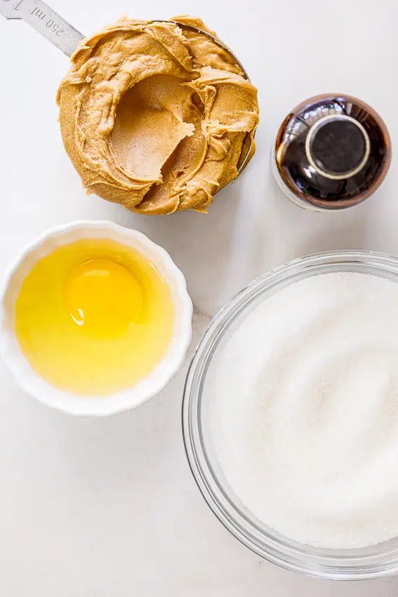 Easy peanut butter cookie ingredients.
