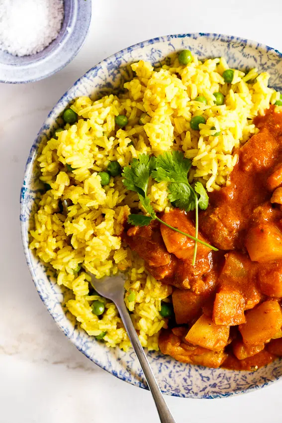 Quick and easy curry rice with chicken curry.