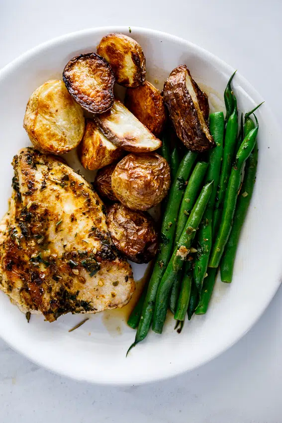 Garlic butter chicken with vegetables.