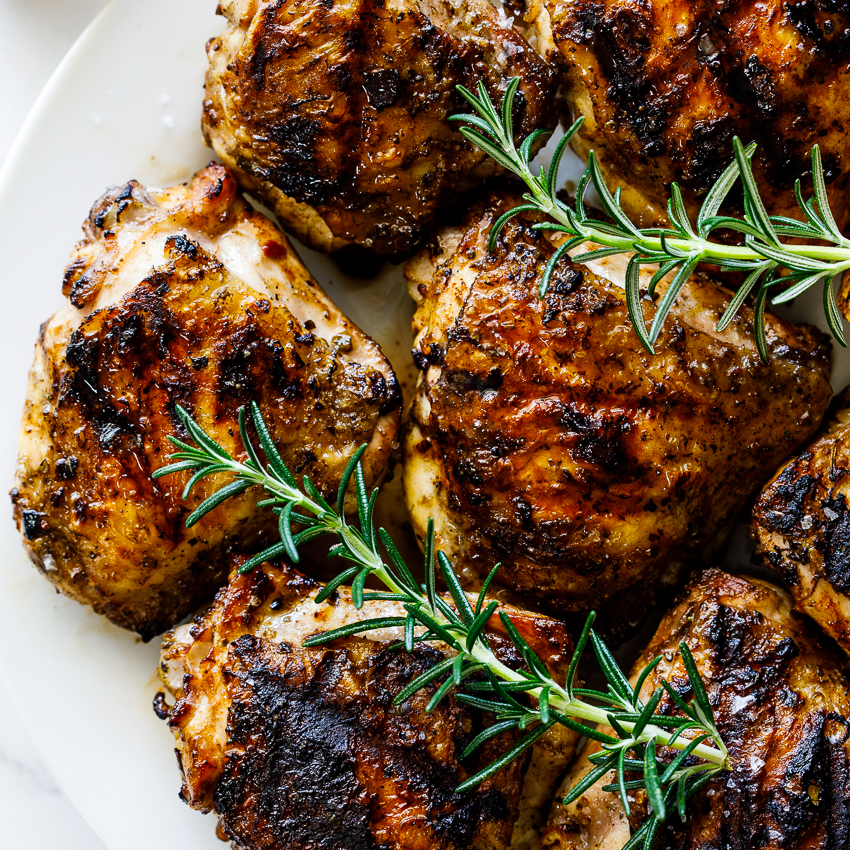 Juicy grilled chicken thighs