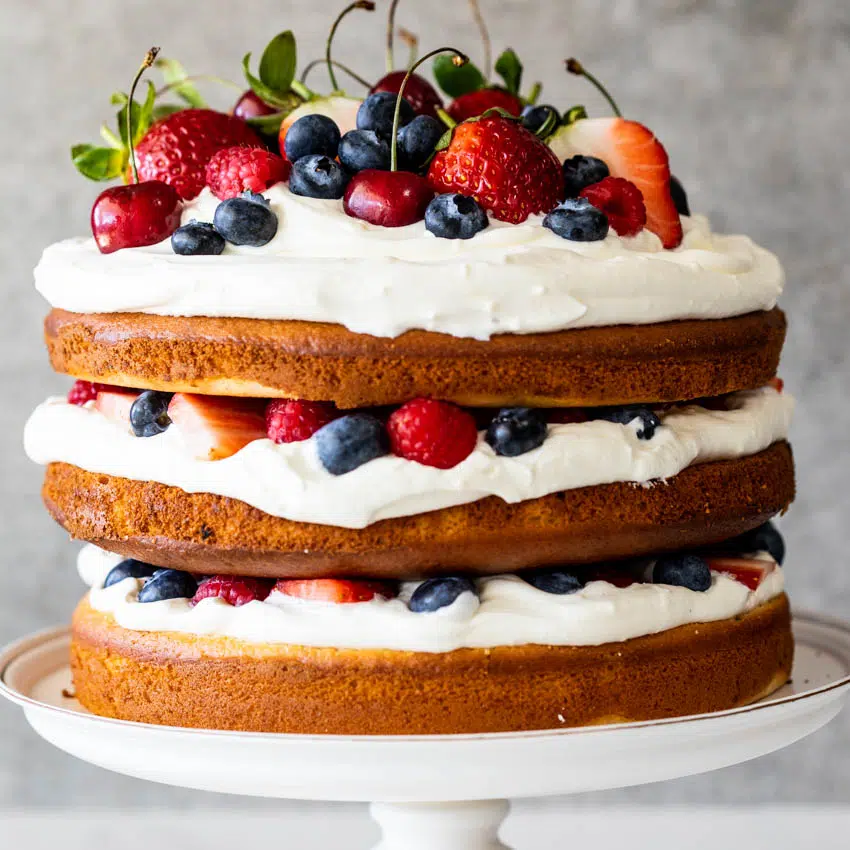 Fresh berry Chantilly cake
