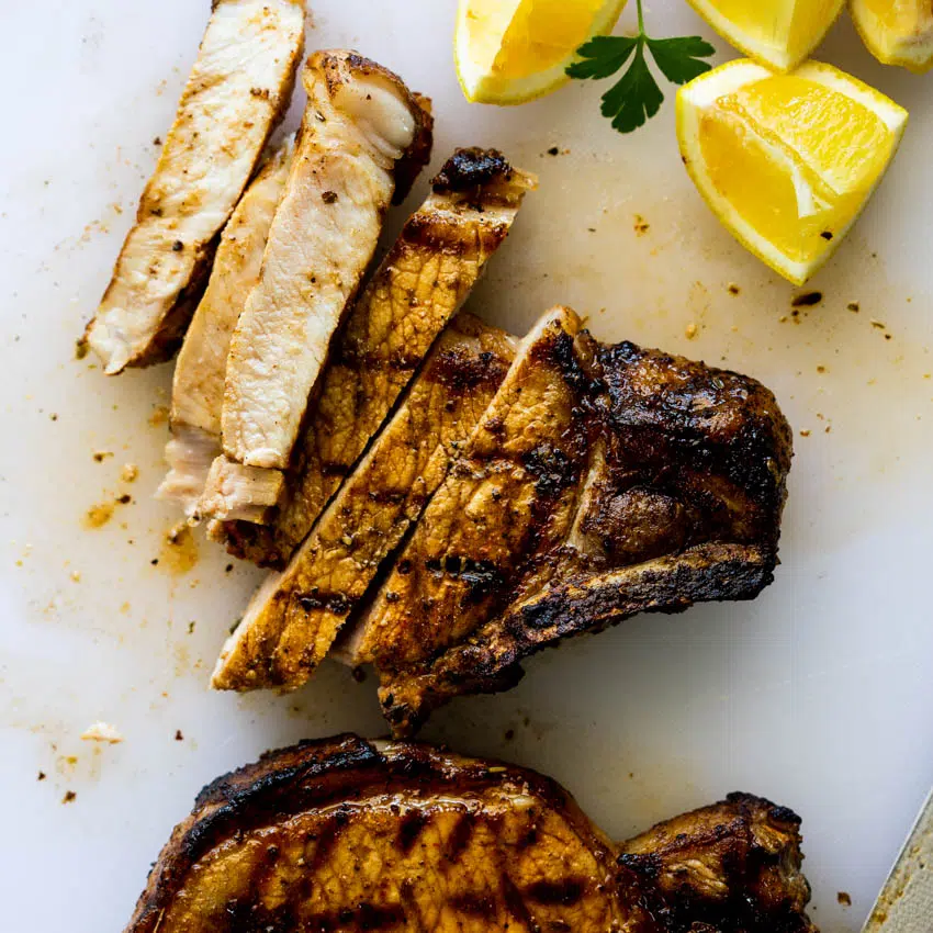 Juicy grilled pork chops