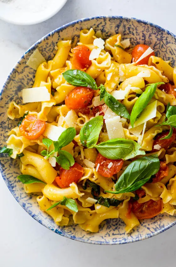20 minute cherry tomato pasta