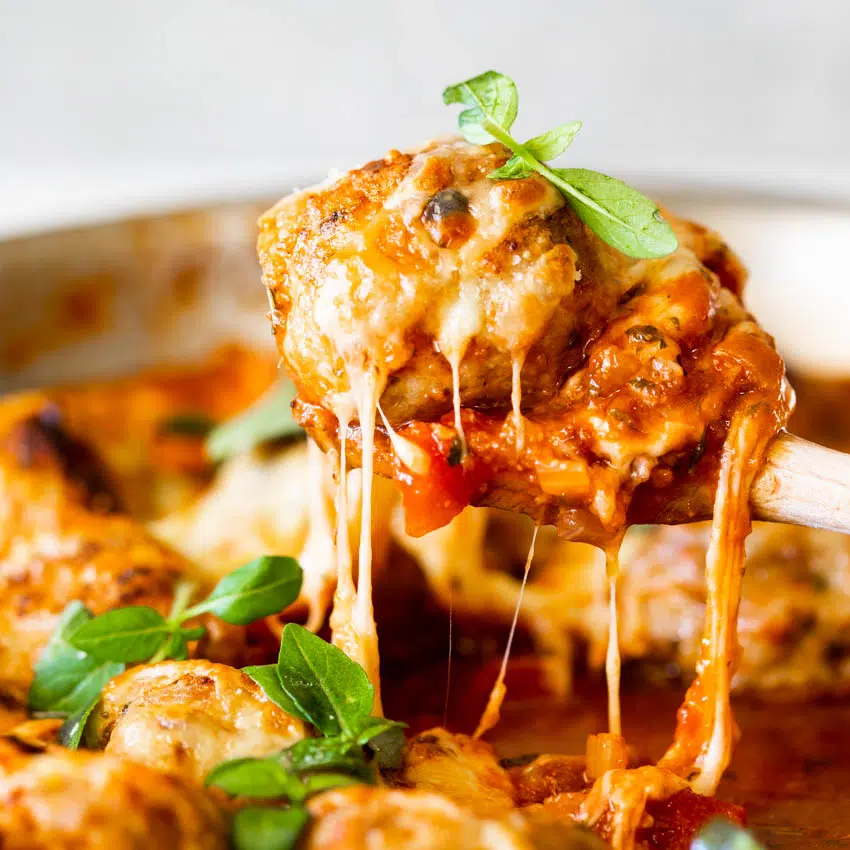 Cheesy baked turkey meatballs