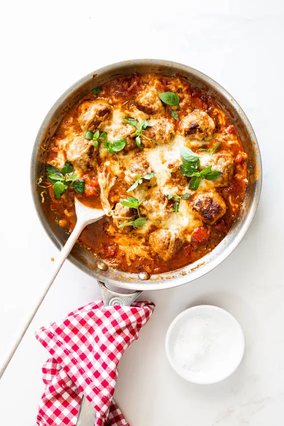 Cheesy baked turkey meatballs