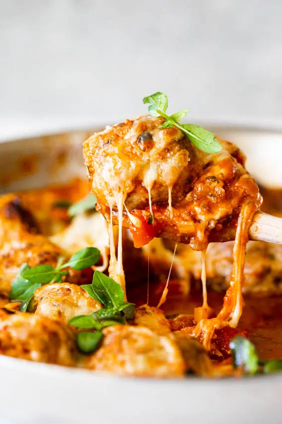 Cheesy baked turkey meatballs