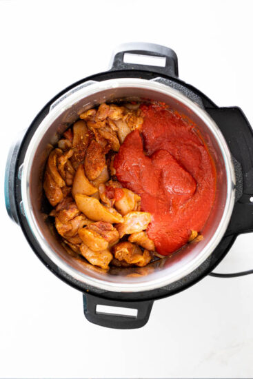 How to make butter chicken in an Instant Pot.