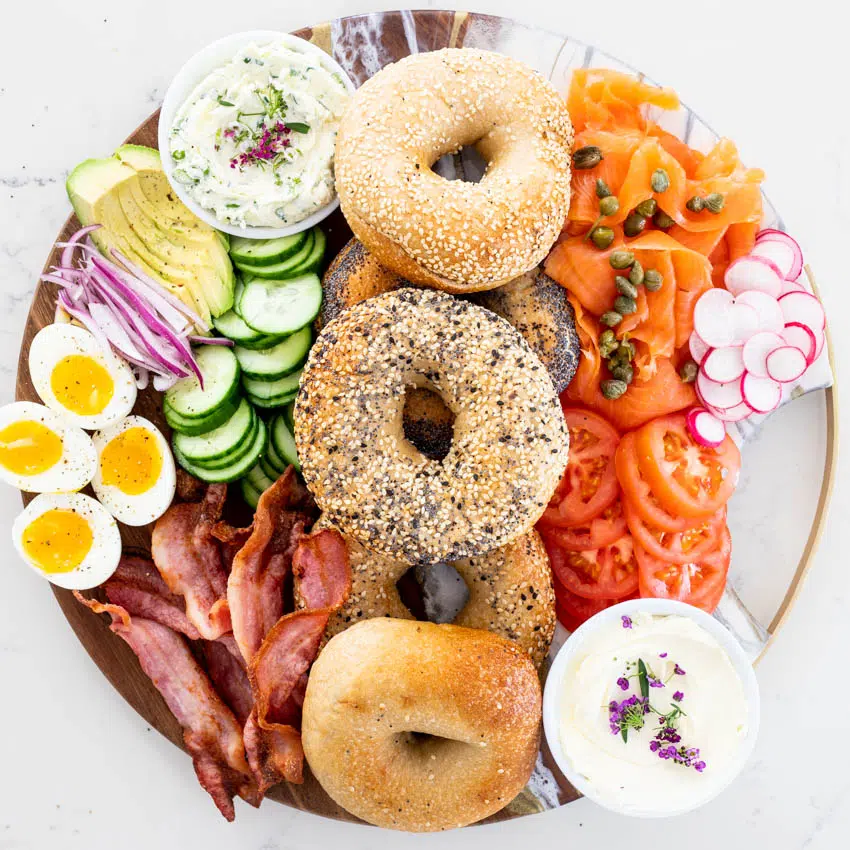 Easy bagel board