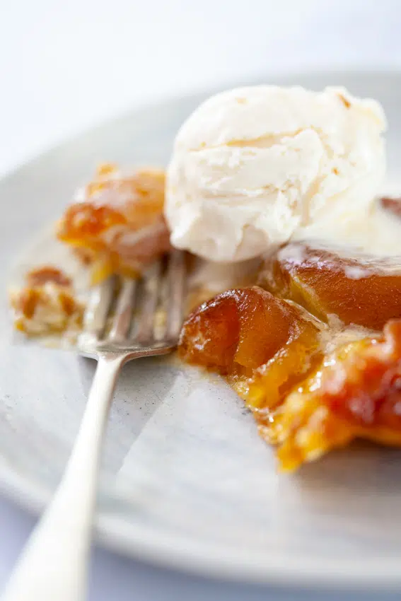 Apple tarte tatin