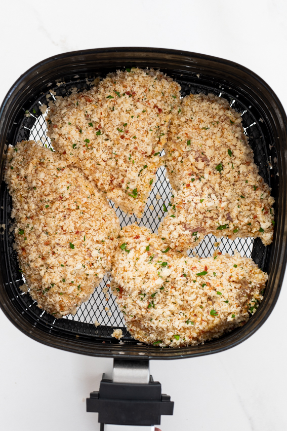 Chicken breasts crusted with bacon breadcrumbs cooked in an Airfryer.