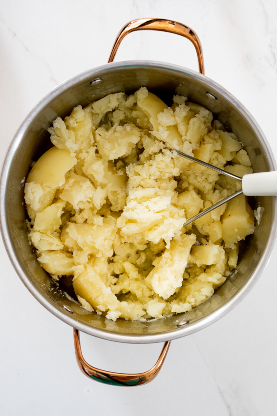 Mashed potatoes in pot
