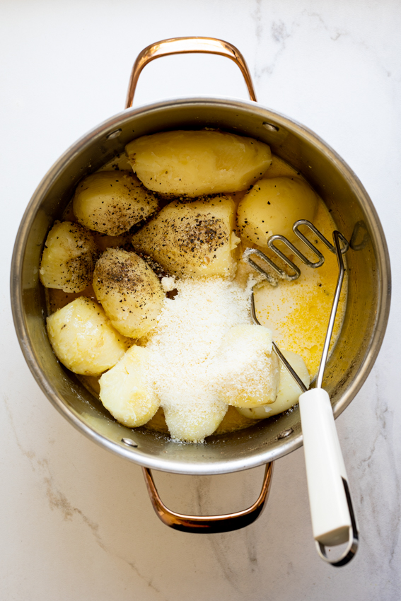 Mashed potatoes with Parmesan and black pepper. 