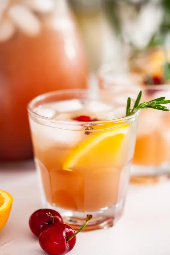 Easy orange cranberry punch