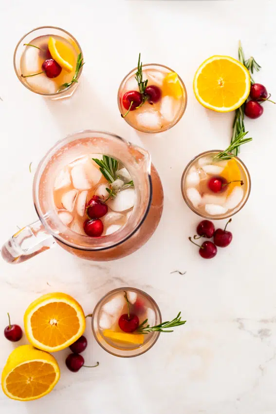 Easy orange cranberry punch
