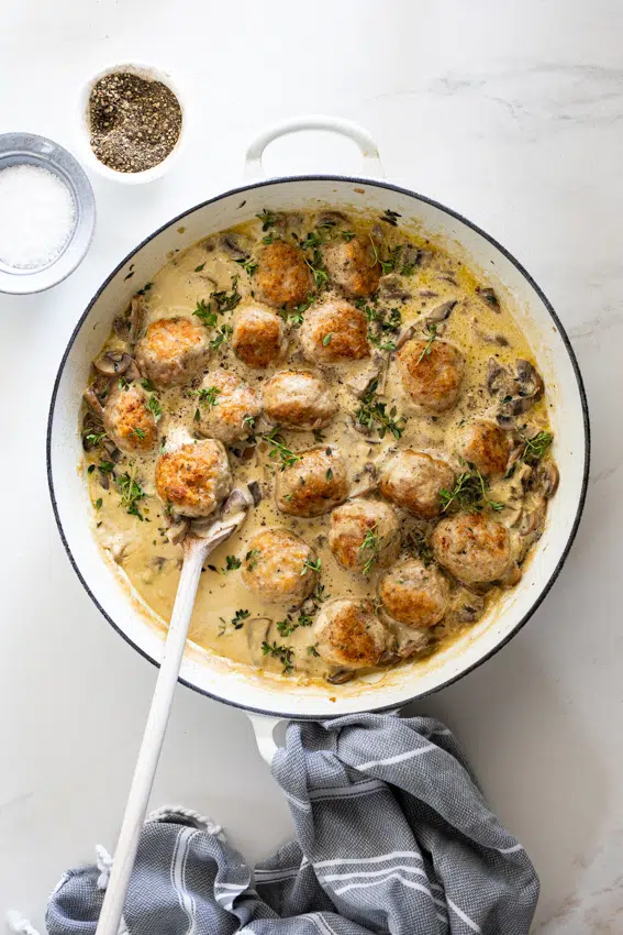 Coq au vin blanc meatballs