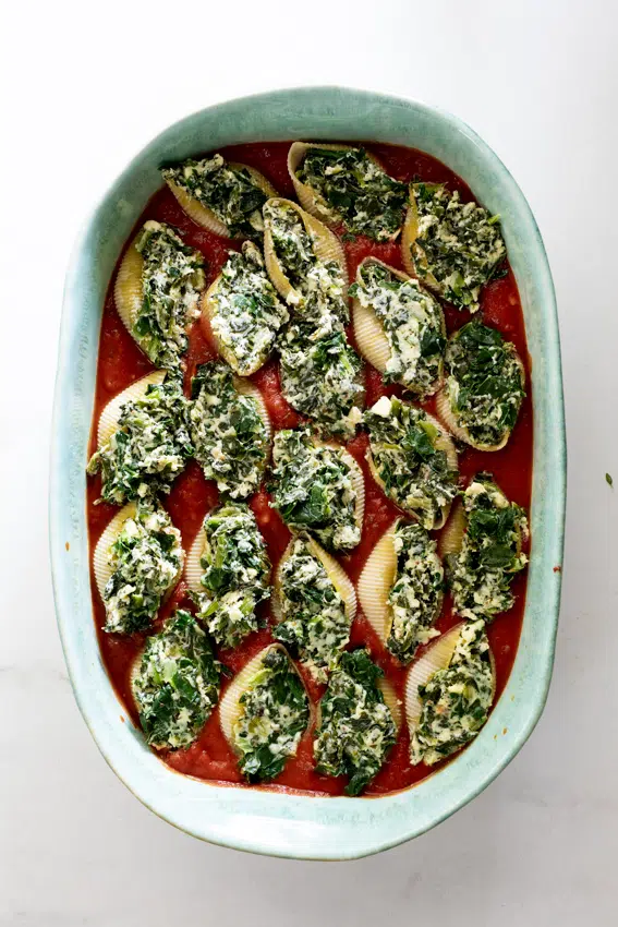 Creamed spinach stuffed shells